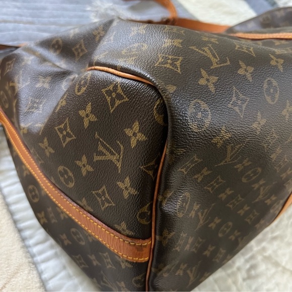 LV Duffle bag - Picture 7 of 11